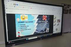 989d3de4-1cd5-4253-a87d-0d812f7192e2